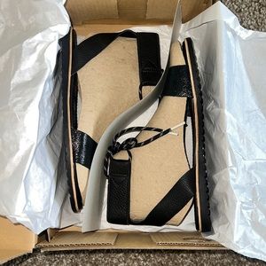 SOREL Black Ankle Lace Up Sandals